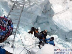 Everest trek updates with avalances killed sherpa guides