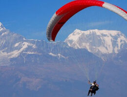Paragliding-next-to-the-Annapurnas-Pokhara